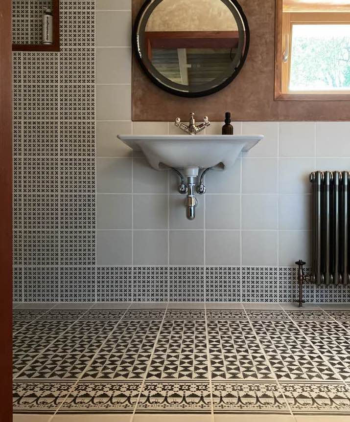 bathroom Bathroom
